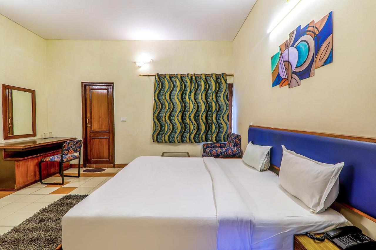 Hotel Executive Hasanganj Buitenkant foto